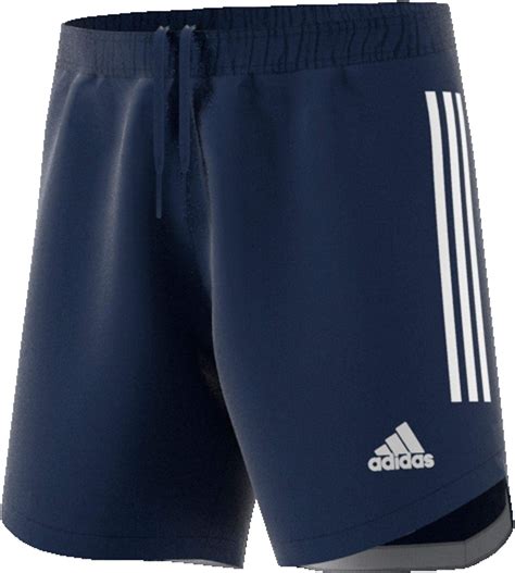 pantalones cortos adidas.